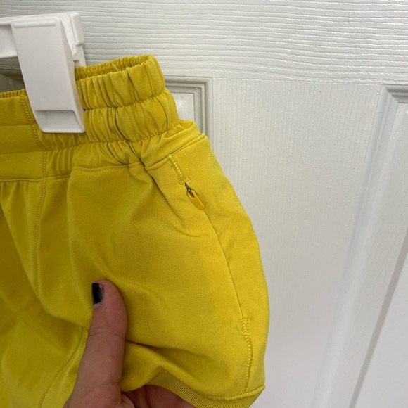 LULULEMON Hotty Hot Short II Soleil in size 12 - Picture 5 of 9